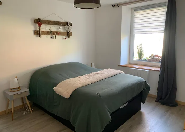 2/4 Personnes 比桑